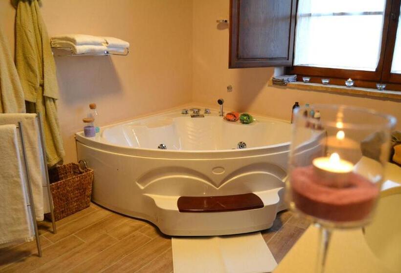 자쿠지 스위트, Gh Borgo Pulciano Agriturismo