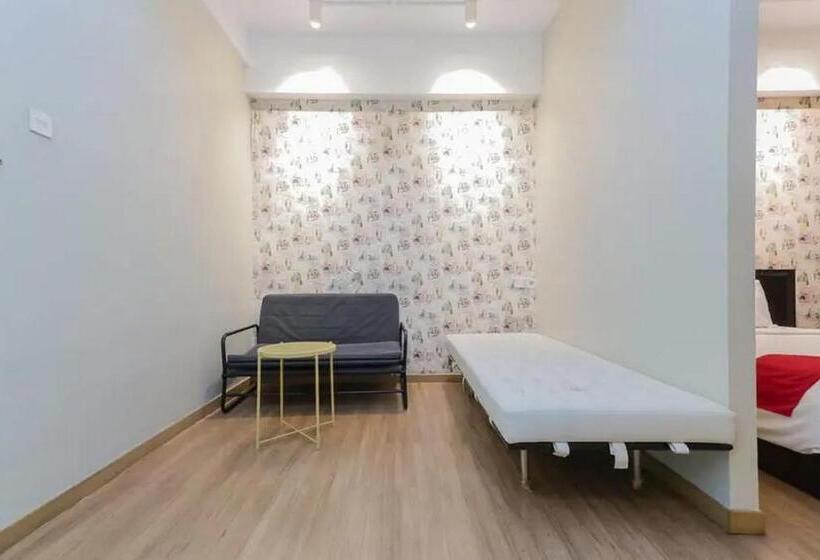Family Suite, Reddoorz Plus At Riverside Malang