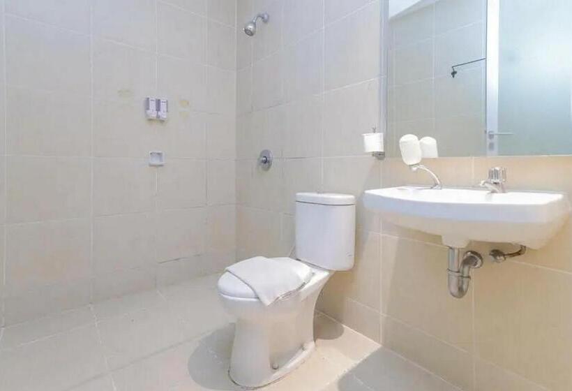 Family Suite, Reddoorz Plus At Riverside Malang