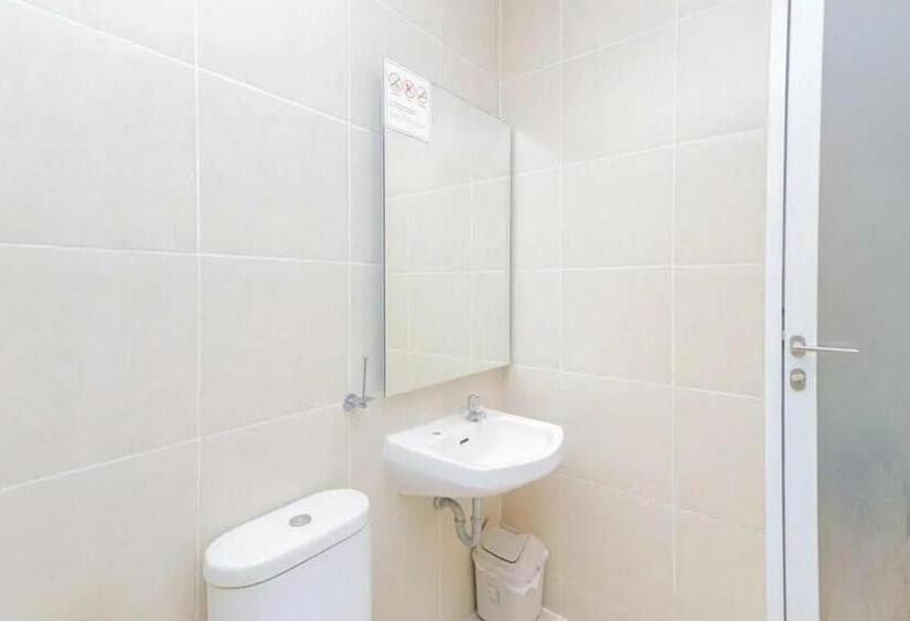 Номер Economy, Reddoorz Plus At Riverside Malang