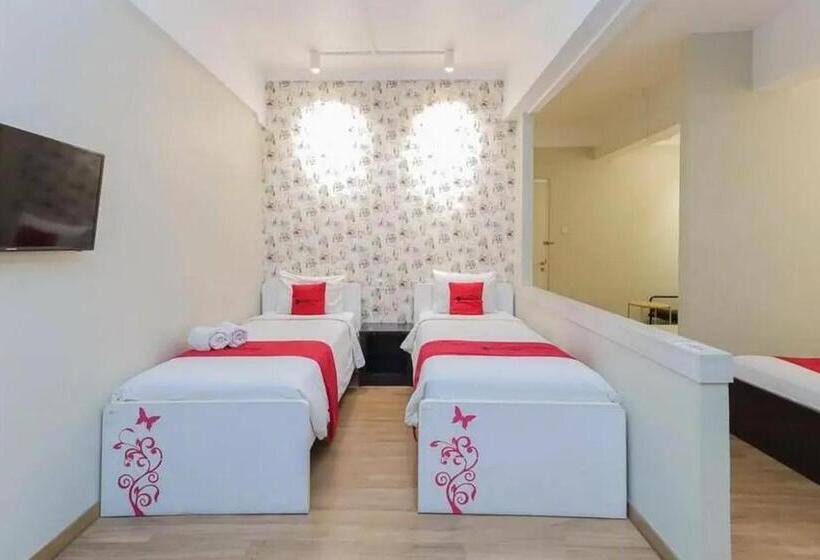 Family Suite, Reddoorz Plus At Riverside Malang