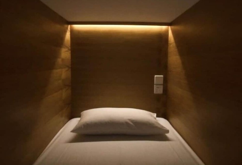 تختخواب در اتاق مشترک, Bamba Capsule Hotel   Hostel