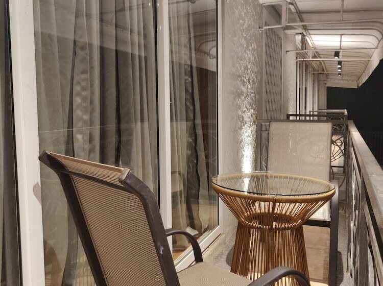 Классический Номер, Meritas Countryside Resort Lonavala