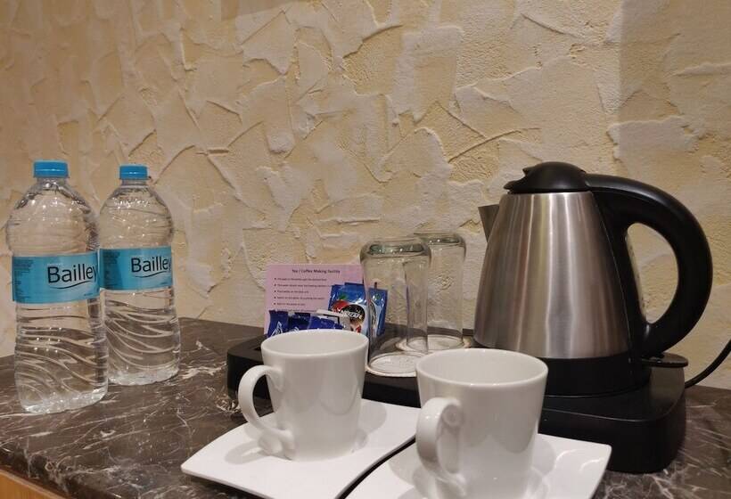 Классический Номер, Meritas Countryside Resort Lonavala