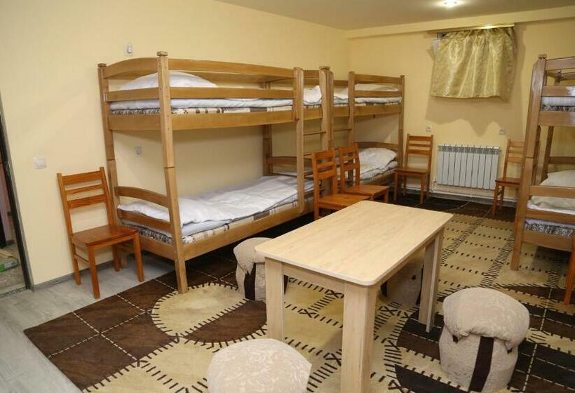 تختخواب در اتاق مشترک, Arsego Hostel