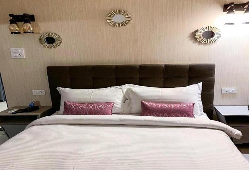 سوئیت ریاست جمهوری چهار خوابه, Span Suites & Villa