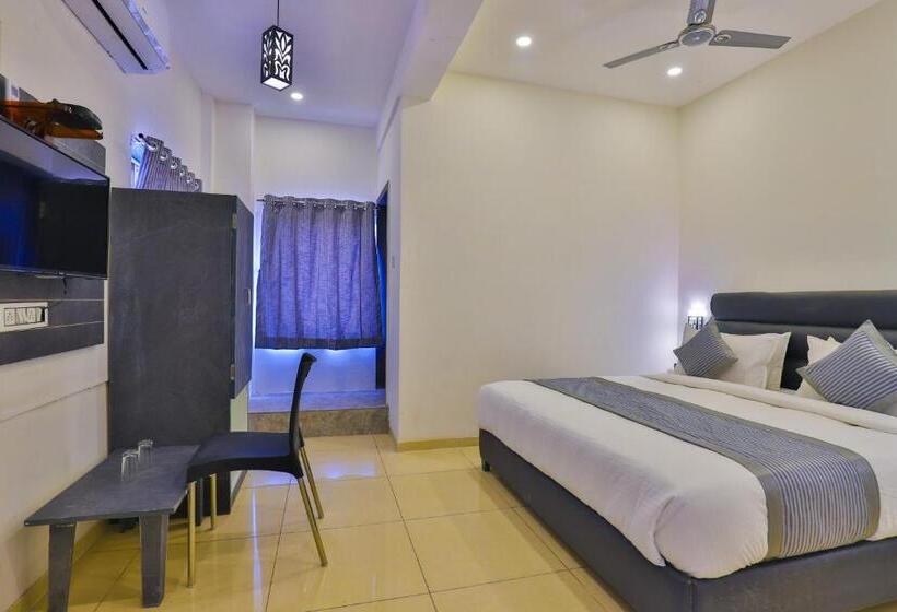 Quarto Deluxe, Nova Hotel New Crossroad