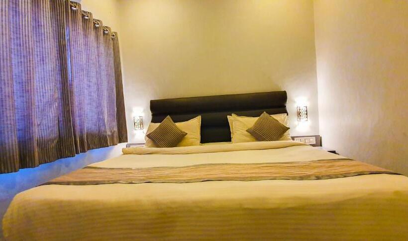 Quarto Deluxe, Nova Hotel New Crossroad