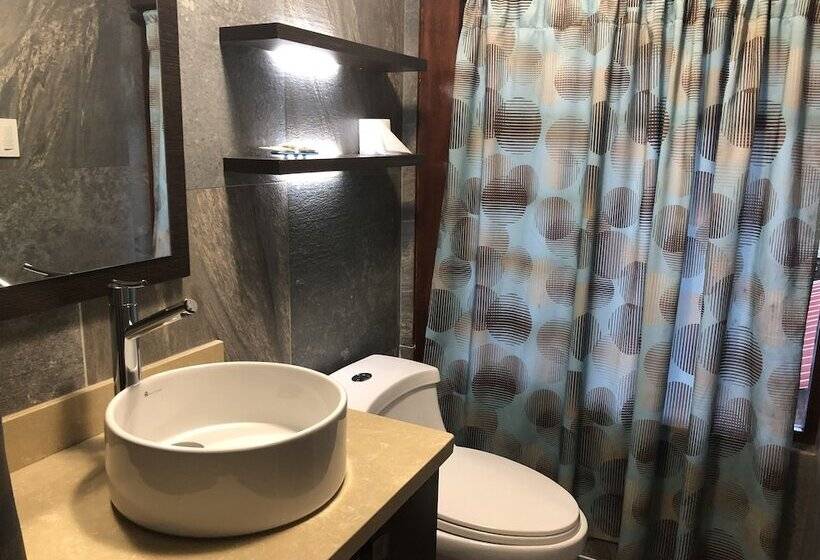 اتاق استاندارد سه نفره, Hostal Dulce Hogar