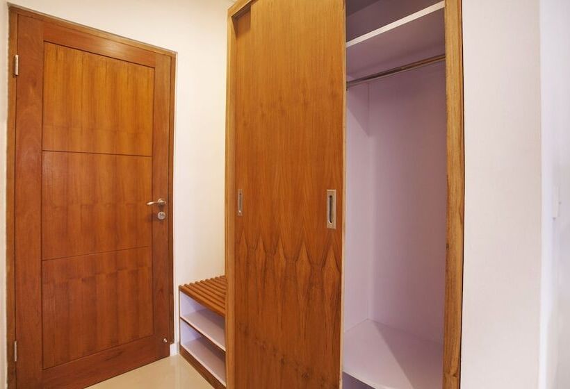 Студио Стандарт Вид на Бассейн, Sahadewa Suites Residence