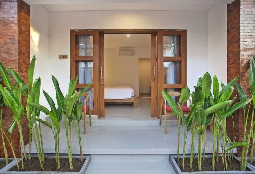 Люкс Вид на Бассейн, Sahadewa Suites Residence