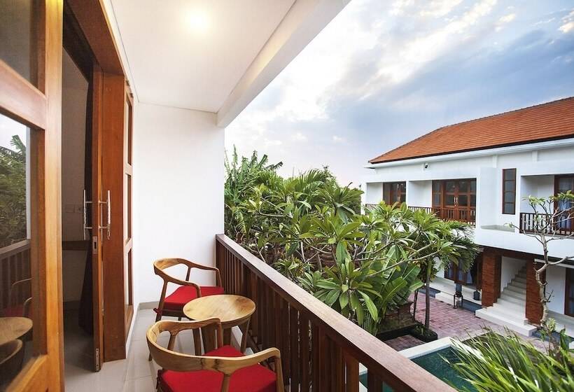 Люкс Вид на Бассейн, Sahadewa Suites Residence