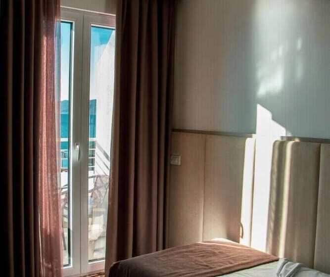 سوییت خانوادگی, Vila Europa