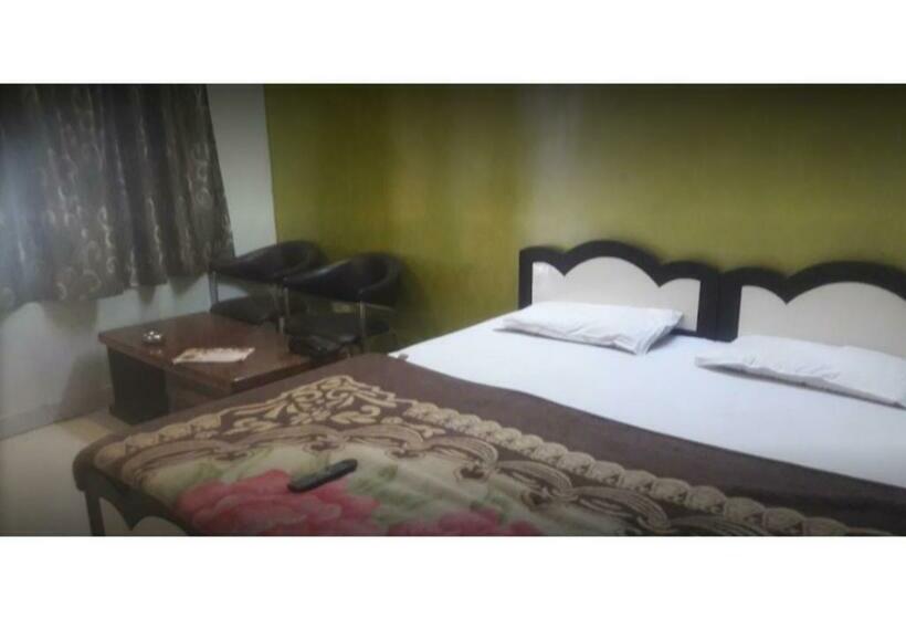豪华三人间, Well Furnished Rooms In Pushkar