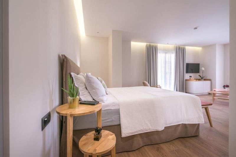 サイドシービュージュニアスイート, Glow Boutique Hotel & Suites