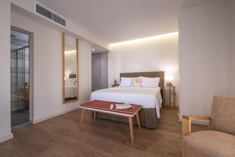 サイドシービュージュニアスイート, Glow Boutique Hotel & Suites