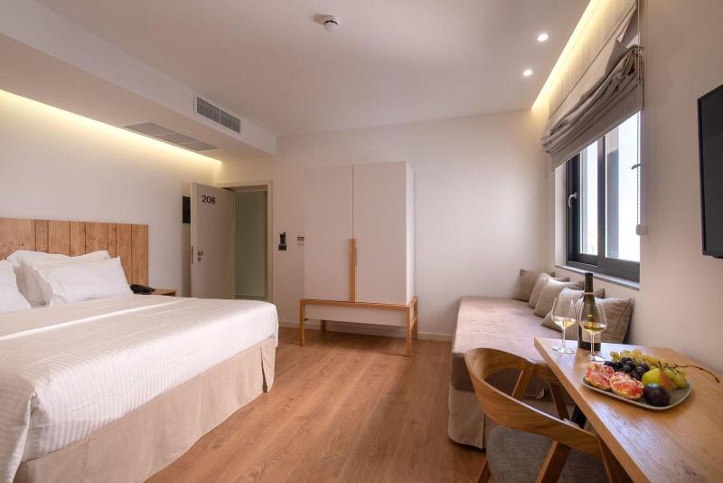 サイドオーシャンビューのトリプルルームスタンダード, Glow Boutique Hotel & Suites