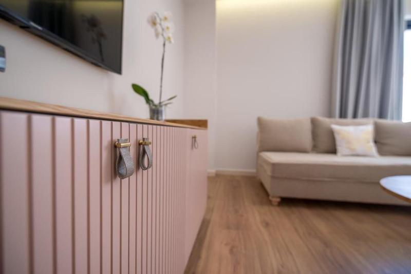 デラックススイート, Glow Boutique Hotel & Suites
