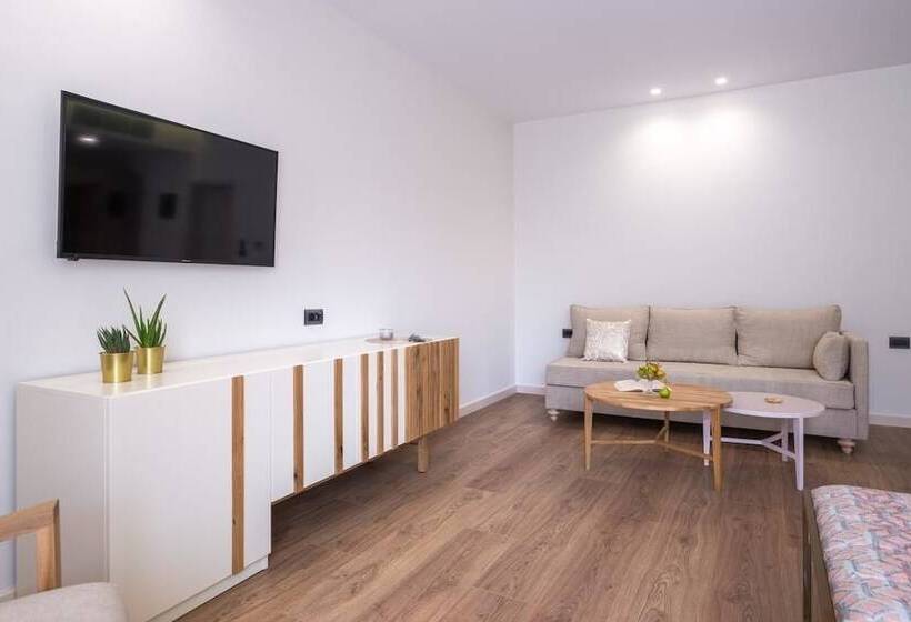 デラックススイート, Glow Boutique Hotel & Suites