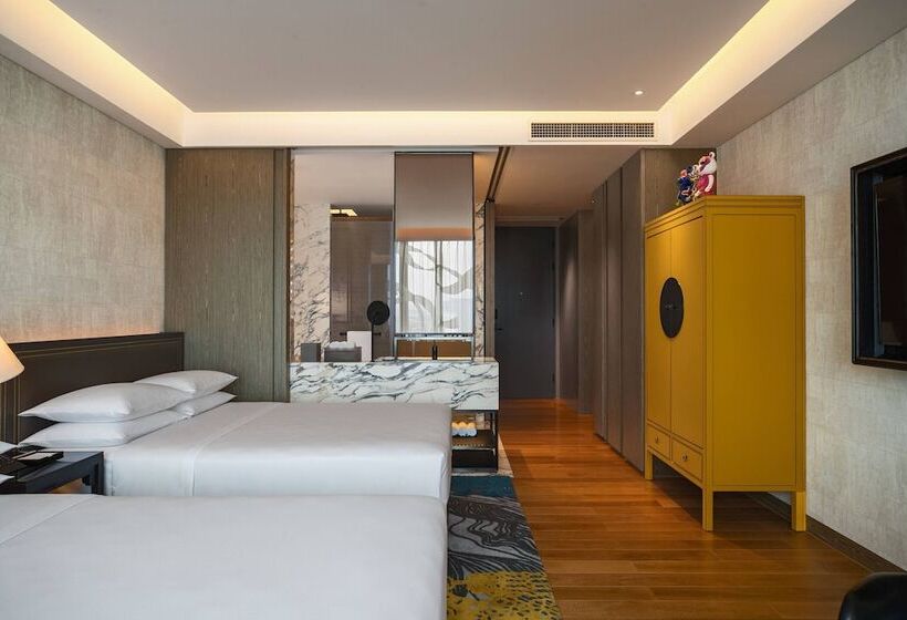 Номер Клуб, Renaissance Hangzhou Northeast