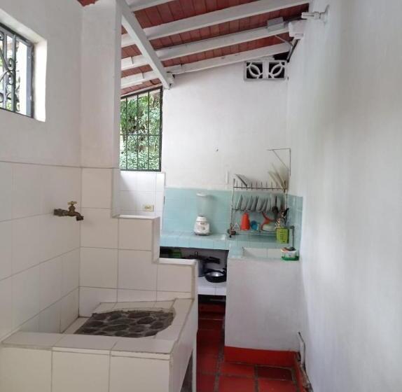 Семейное Бунгало, Las Cabanas De Pino Hostel
