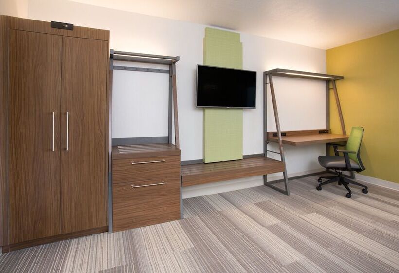 장애인을 위한 스위트, Holiday Inn Express & Suites   Lexington W   Versailles, An Ihg