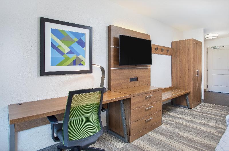 장애인을 위한 킹사이즈 침대 스탠다드 룸, Holiday Inn Express & Suites   Lexington W   Versailles, An Ihg