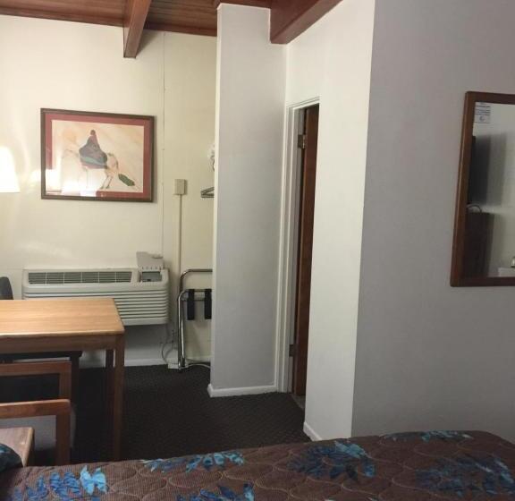 Номер Стандарт Индивидуальный, Lazy U Motel
