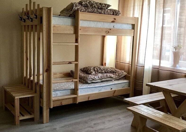 اتاق استاندارد با تخت‌های تاشو, Pid Vysokym Zamkom Hostel