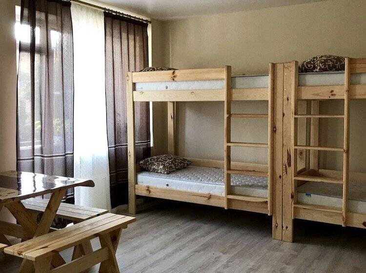 اتاق استاندارد با تخت‌های تاشو, Pid Vysokym Zamkom Hostel
