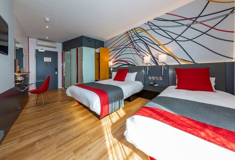 Номер Стандартный Кровать Куин, Sleeperz Hotel Dundee