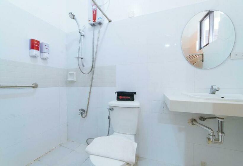 スタンダードトリプルルーム, Reddoorz Plus @ San Roque Roxas City