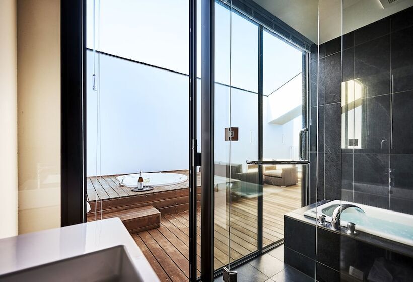 Номер Deluxe с Гидромассажем, Garden Terrace Saga Hotel & Resorts