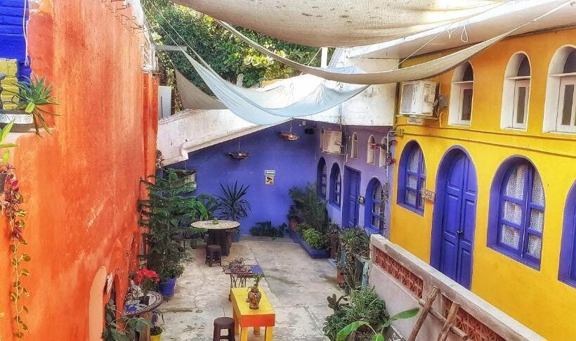 اتاق استاندارد چهار تخته, Riad Lola