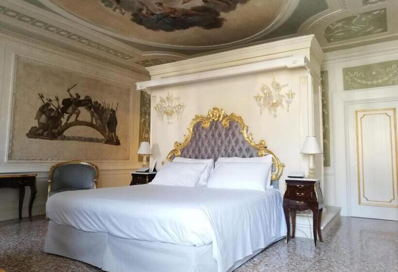 سوئیت جونیور با چشم‌انداز, Ca  Bonfadini Historic Experience