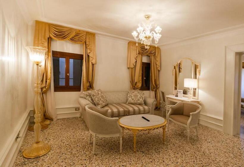 سوئیت کلاسیک, Ca  Bonfadini Historic Experience