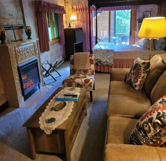套房, Whisperin' Pines Chalet