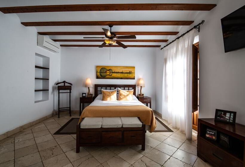 سوییت جونیور با بالکن, Entre Dos Aguas Hotel Boutique