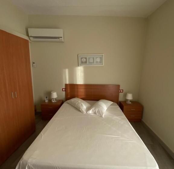 Номер Стандарт, Hostal Restaurant Casa Comaulis