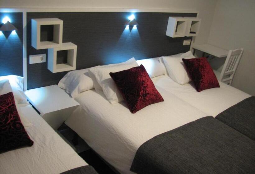 اتاق استاندارد سه نفره, Hostal Meson Do Loyo