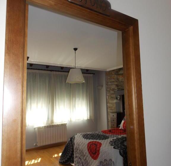 Дом 4 Спальни, Hostal El Recanto
