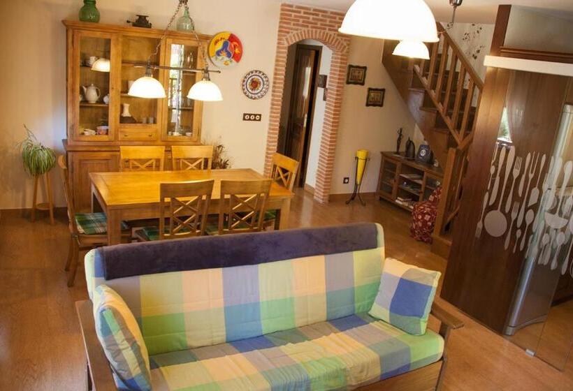 Дом 4 Спальни, Hostal El Recanto