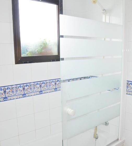 Номер Стандарт Трехместный, Hostal La Dehesa Del Valle Pedroches