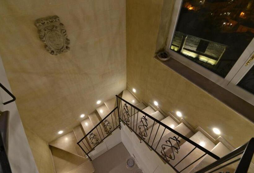 سوئیت با بالکن, Antica Torre Di Iuso