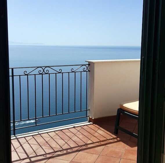 阁楼房, Amalfi Hills
