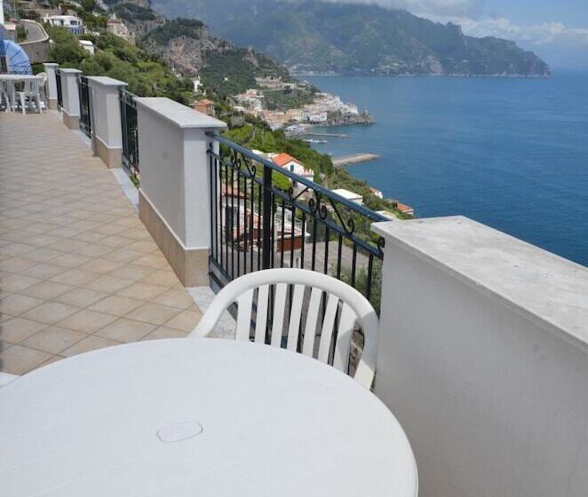 阁楼房, Amalfi Hills