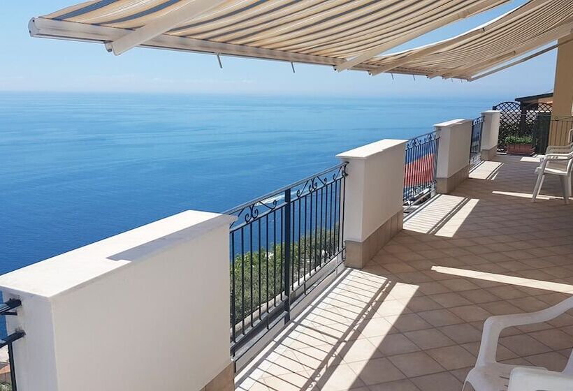 阁楼房, Amalfi Hills