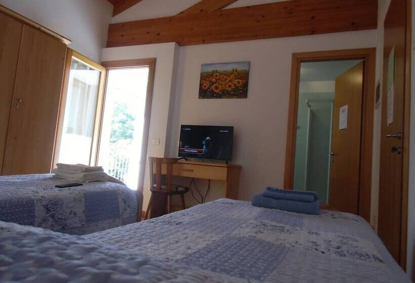 Номер Стандарт с Террасой, Agriturismo Il Podere Vedelago With Alpaca, Friends And More