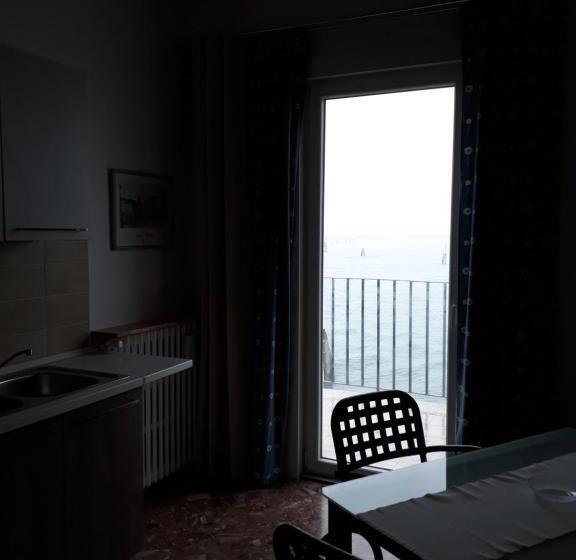 Apartamento 1 Quarto Vista Mar com Sacada, Casa Sulla Laguna