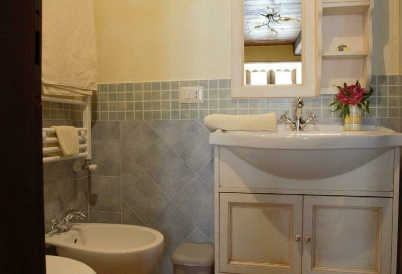 Семейный Номер, Agriturismo Casale La Palombara